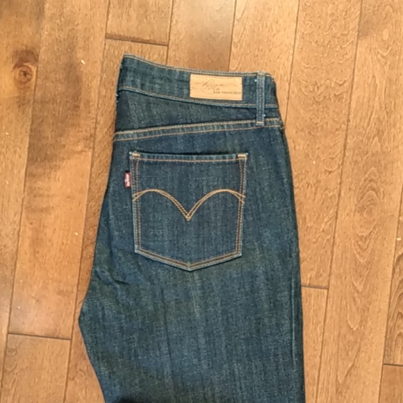 Levi's Slight Curve Classic Slim Leg Size 6 28 - Picture 3 of 5